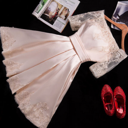 Bride Wedding Toast Clothes A Small Dress With A..
